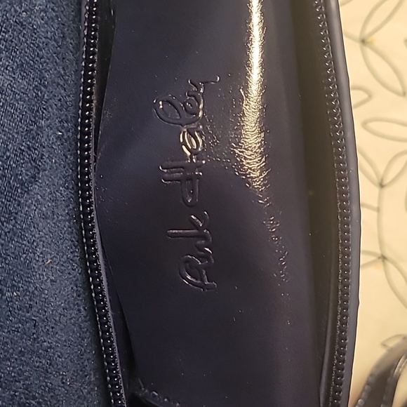 Pink Haley messenger blue studded crossody bag. NWOT - Picture 4 of 11